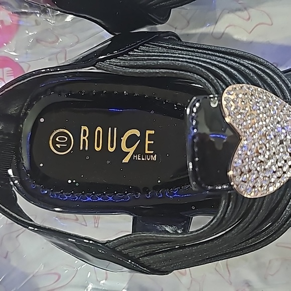 Heart crystal rhinestones bling all black sandals. size 10 * NEVER WORN* - Picture 2 of 2
